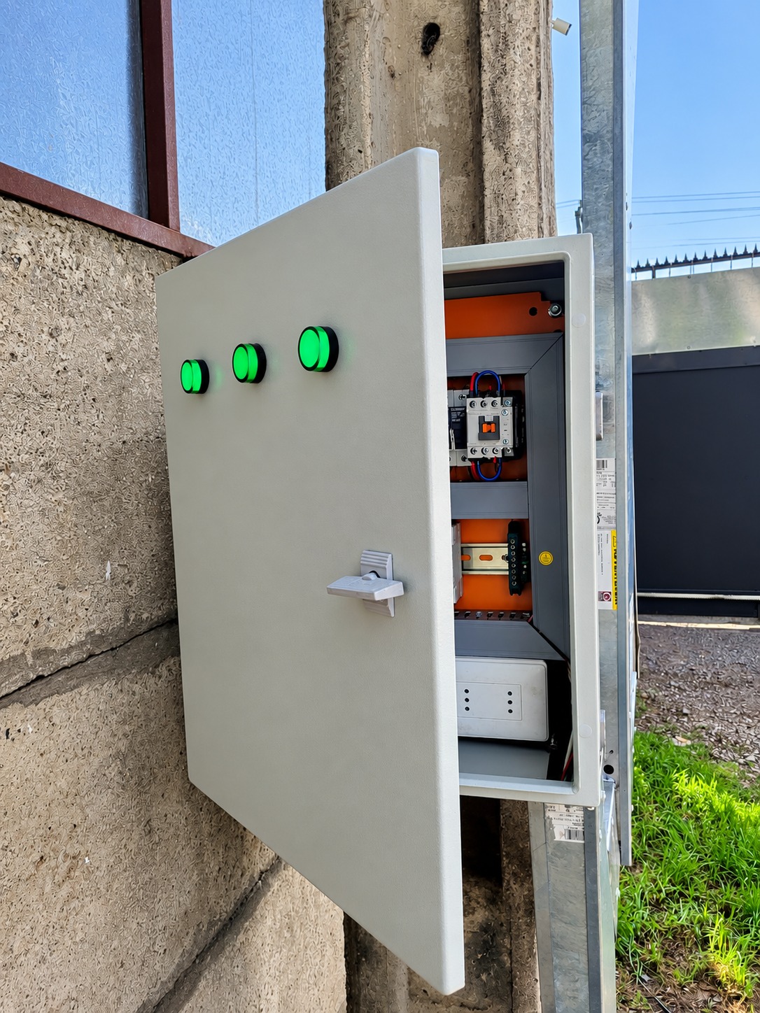 Trabajo eléctrico de RELEK, fotografía 2
