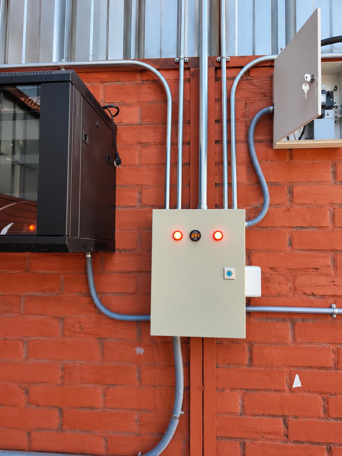 Trabajo eléctrico de RELEK, fotografía 4